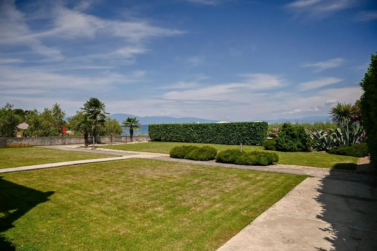 Deluxe Apartment Malin 3 Near The Beach Vantacici Hırvatistan