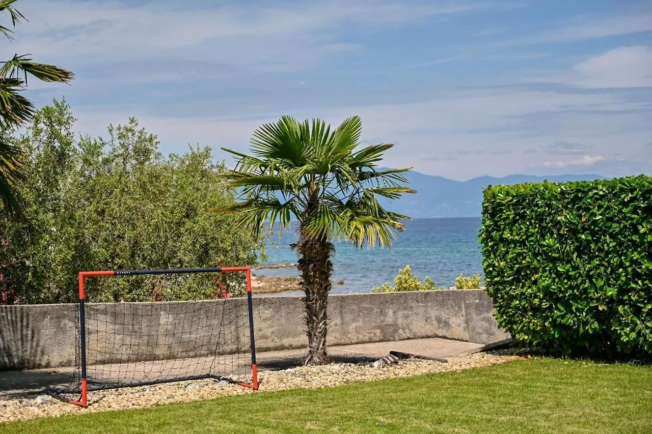 Deluxe Apartment Malin 3 Near The Beach Vantacici